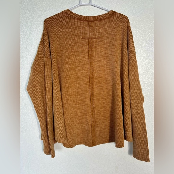 Love Patch / Patchwork Olive Rib Knit Top by Easel - Picture 5 of 6